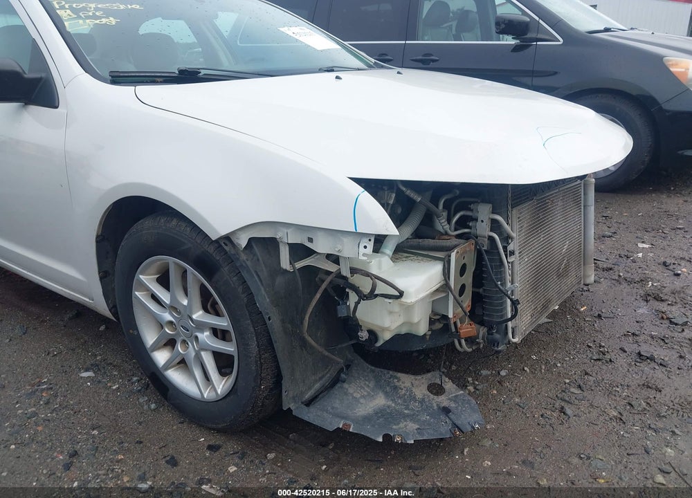 2011 FORD FUSION VIN: 3FAHP0GA6BR322289