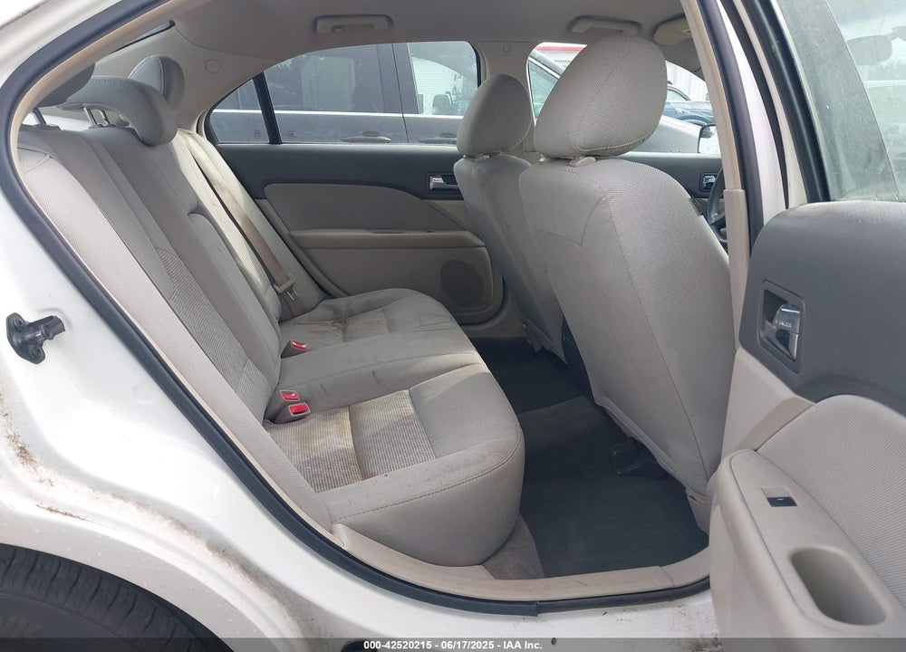 2011 FORD FUSION VIN: 3FAHP0GA6BR322289