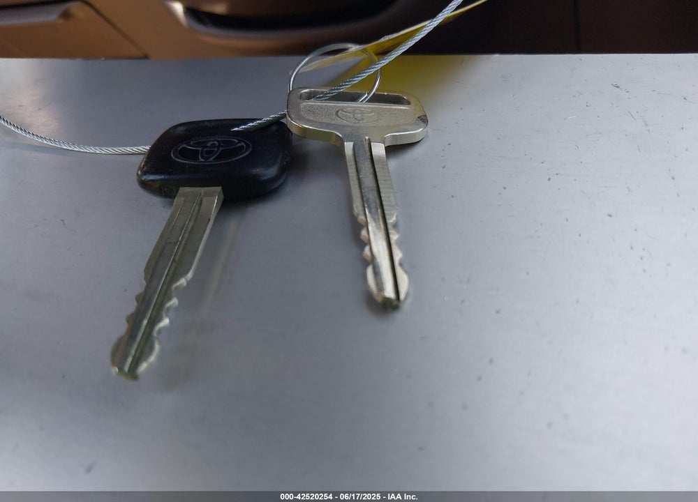 1997 TOYOTA CAMRY LE VIN: 4T1BG22K9VU017275