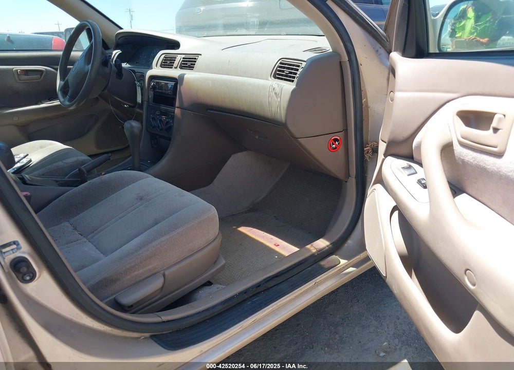 1997 TOYOTA CAMRY LE VIN: 4T1BG22K9VU017275