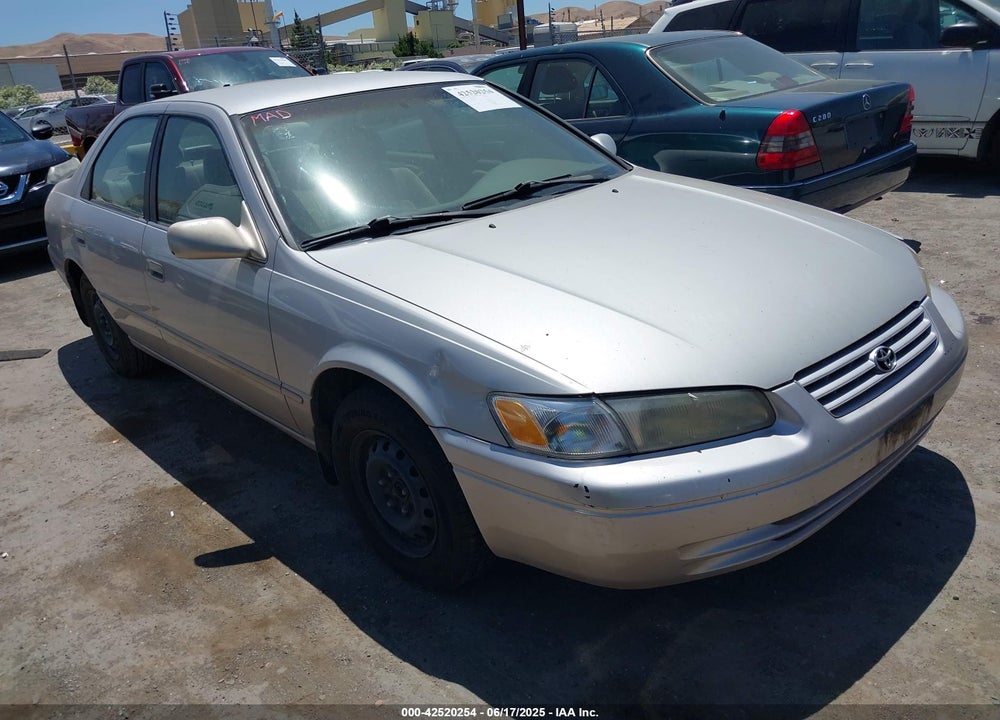 1997 TOYOTA CAMRY LE VIN: 4T1BG22K9VU017275