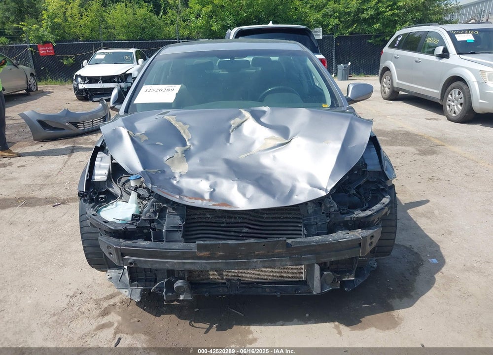 2014 HYUNDAI ELANTRA VIN: KMHDH4AE9EU087758