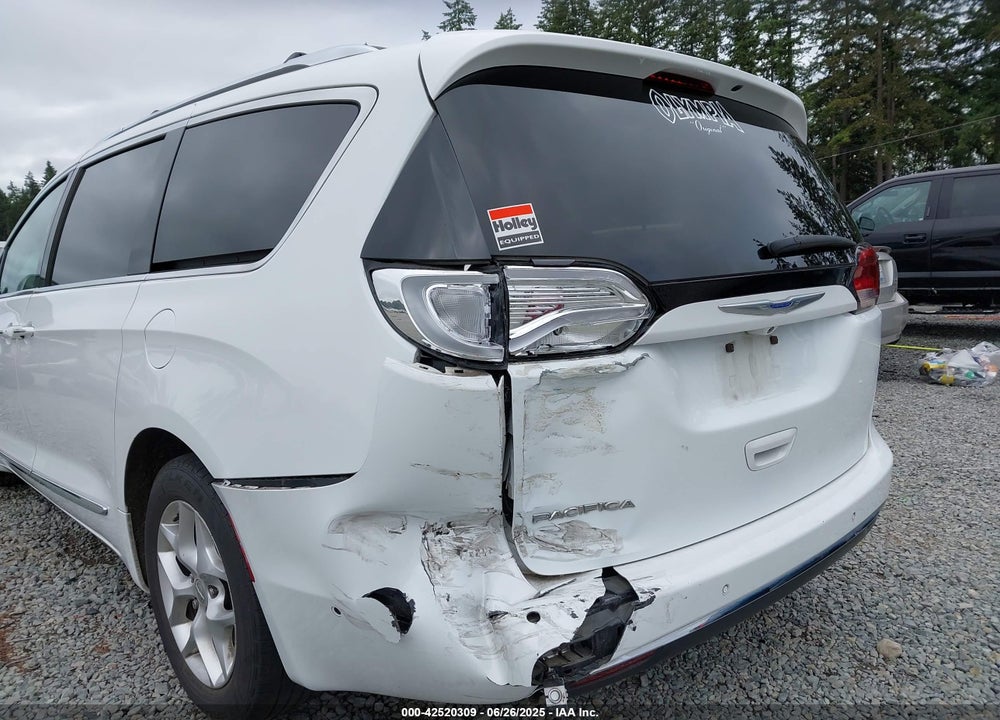 2018 CHRYSLER PACIFICA TOURING L VIN: 2C4RC1BGXJR338043