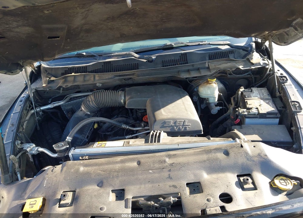 2016 RAM 1500 VIN: 1C6RR6KG9GS183611