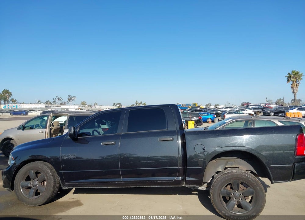 2016 RAM 1500 VIN: 1C6RR6KG9GS183611