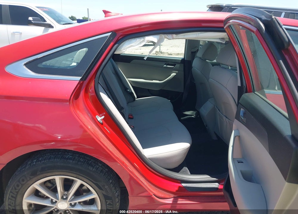 2019 HYUNDAI SONATA VIN: 5NPE24AF5KH752583