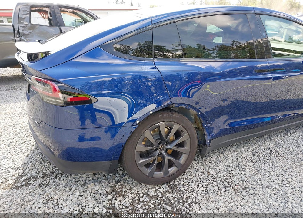 2024 TESLA MODEL X VIN: 7SAXCBE5XRF432411