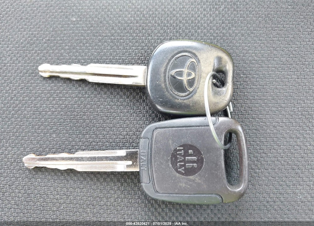 2007 TOYOTA MATRIX VIN: 2T1KR32E47C671504