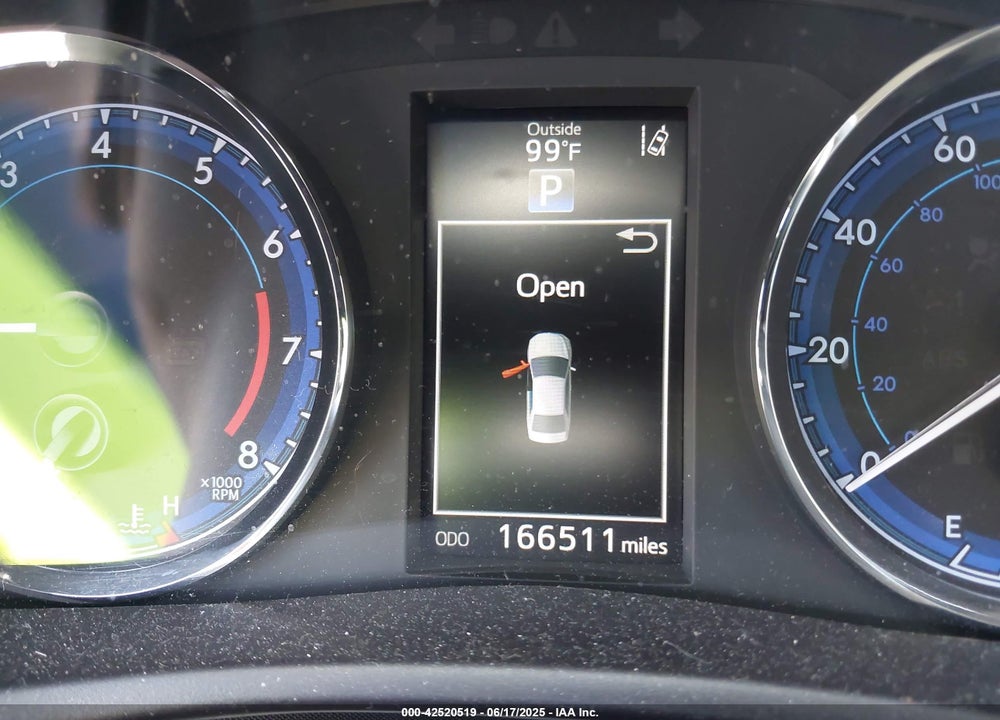 2018 TOYOTA COROLLA SE VIN: 5YFBURHE7JP804532