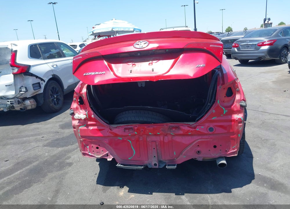 2018 TOYOTA COROLLA SE VIN: 5YFBURHE7JP804532