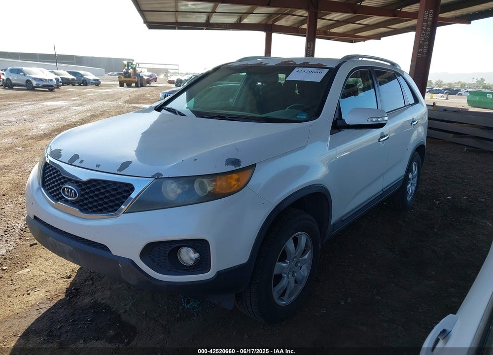 2011 KIA SORENTO VIN: 5XYKT4A14BG043025
