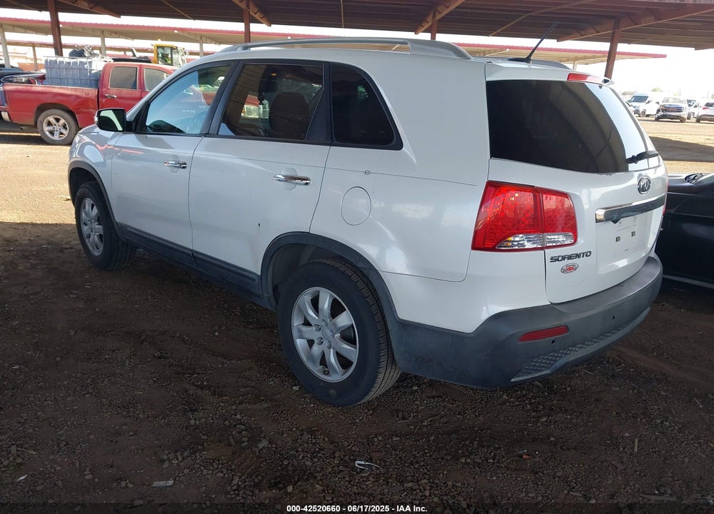 2011 KIA SORENTO VIN: 5XYKT4A14BG043025