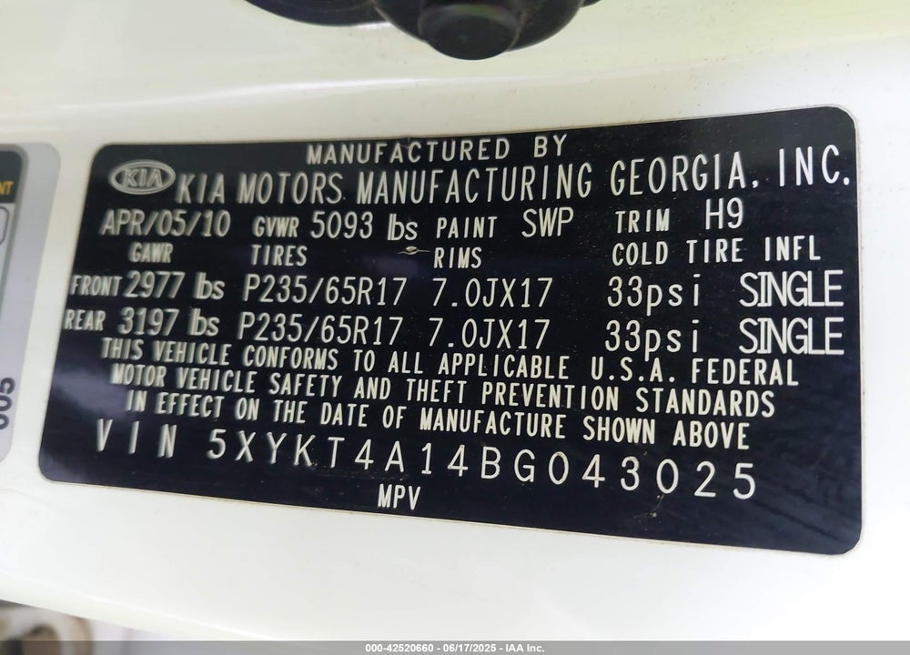2011 KIA SORENTO VIN: 5XYKT4A14BG043025