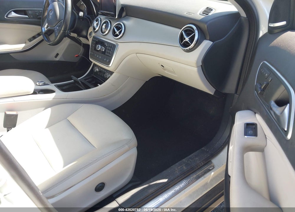 2015 MERCEDES-BENZ GLA 250 VIN: WDCTG4GB2FJ149546
