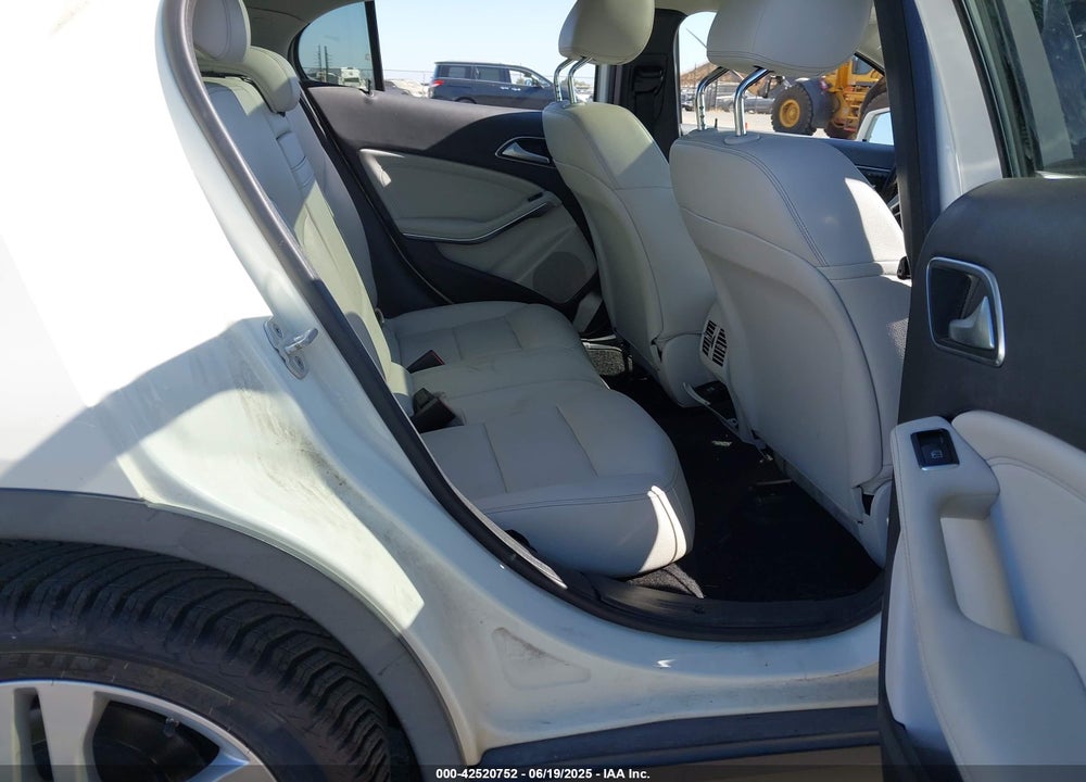 2015 MERCEDES-BENZ GLA 250 VIN: WDCTG4GB2FJ149546