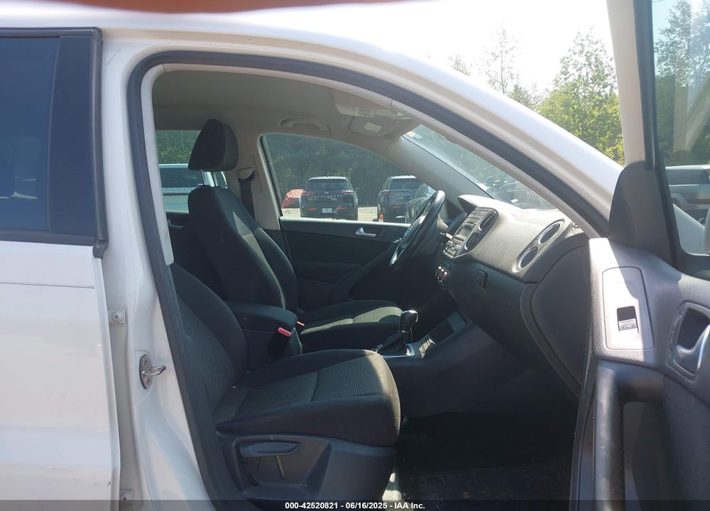 2013 VOLKSWAGEN TIGUAN S VIN: WVGAV3AX4DW598367