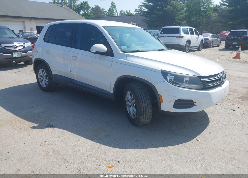 2013 VOLKSWAGEN TIGUAN S VIN: WVGAV3AX4DW598367