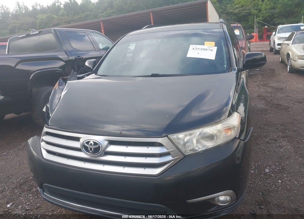 2011 TOYOTA HIGHLANDER BASE V6 VIN: 5TDBK3EHXBS082337