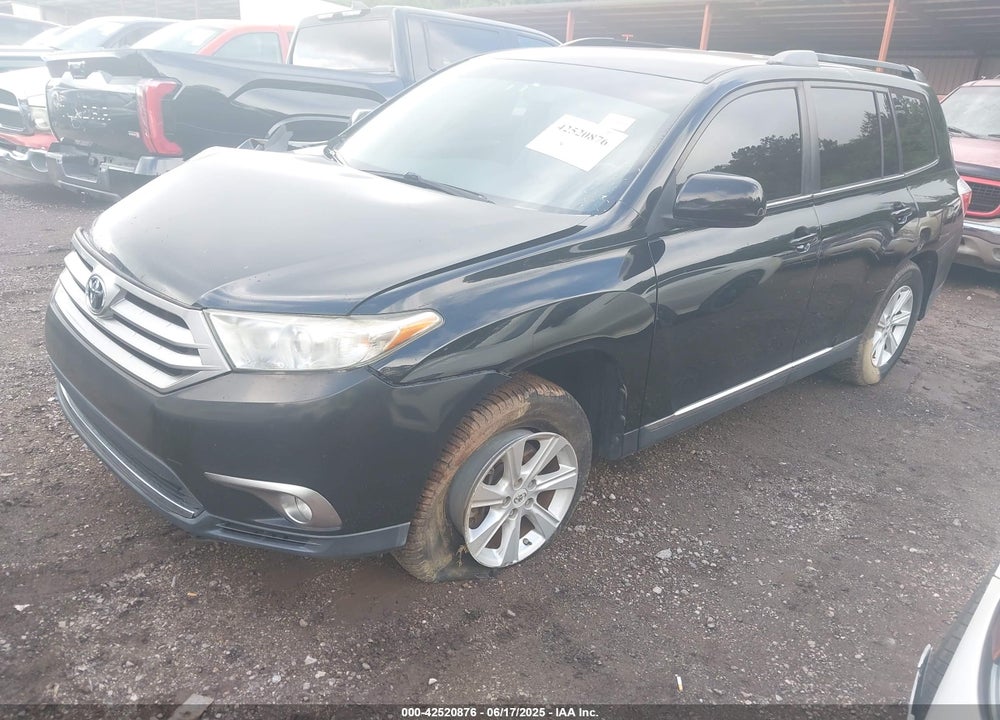 2011 TOYOTA HIGHLANDER BASE V6 VIN: 5TDBK3EHXBS082337