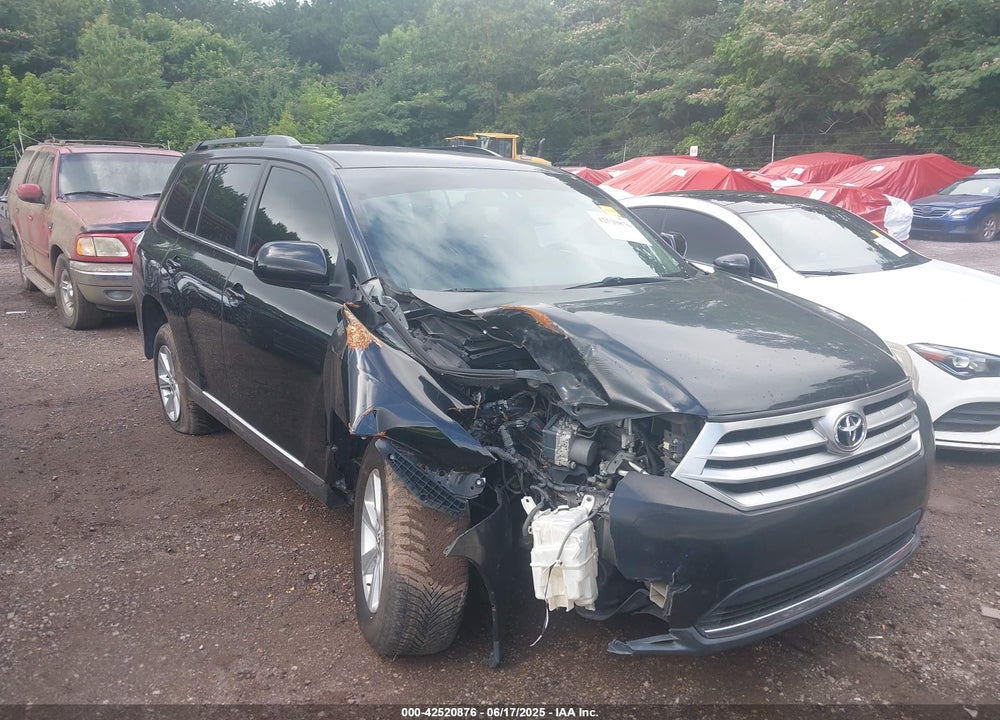 2011 TOYOTA HIGHLANDER BASE V6 VIN: 5TDBK3EHXBS082337