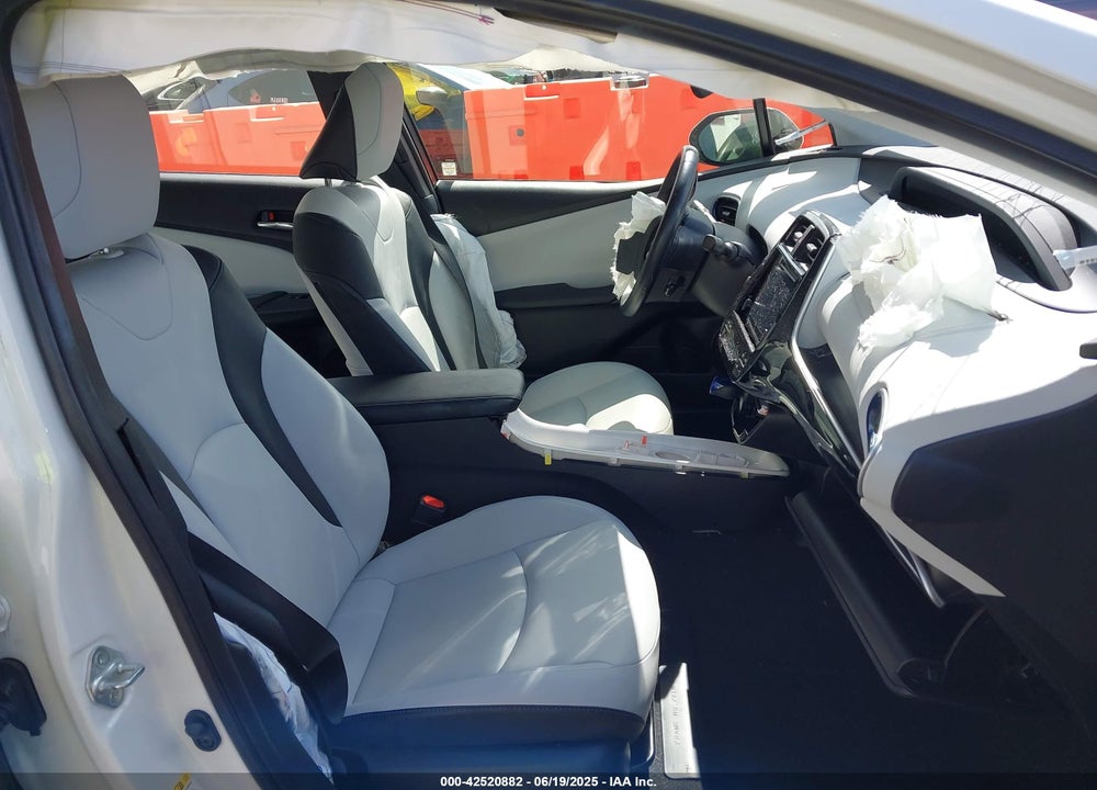 2017 TOYOTA PRIUS THREE TOURING VIN: JTDKARFU8H3051809