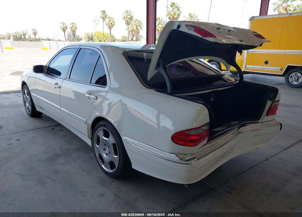2000 MERCEDES-BENZ E 320 4M VIN: WDBJF82J5YX029440