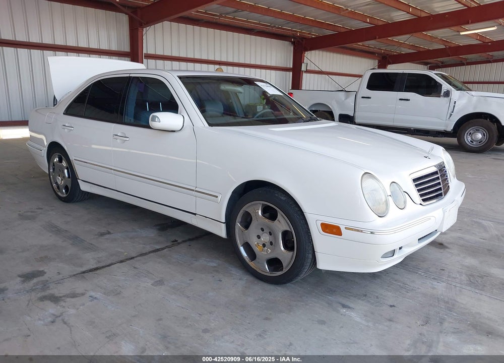 2000 MERCEDES-BENZ E 320 4M VIN: WDBJF82J5YX029440