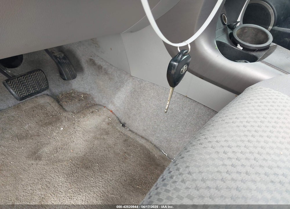 2007 TOYOTA RAV4 VIN: JTMBD33V076035893