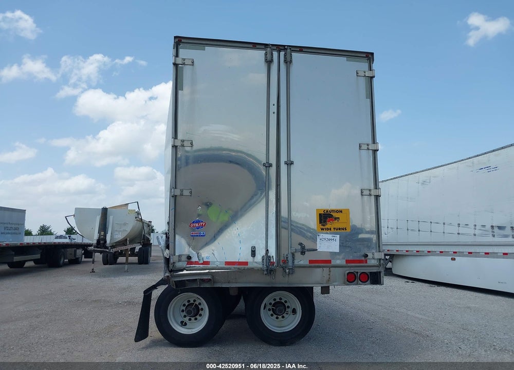 2021 UTILITY TRAILER MFG --- VIN: 1UYVS2532M3353215