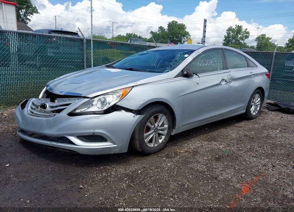 2011 HYUNDAI SONATA VIN: 5NPEB4AC1BH225520