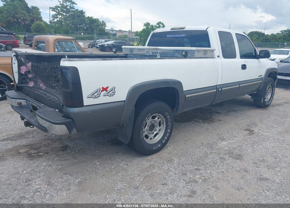 2000 CHEVROLET SILVERADO 2500 LS VIN: 1GCGK29U5YE299414