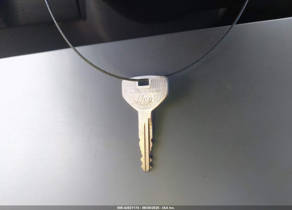 1992 CHRYSLER LEBARON VIN: 1C3XU4533NF216379