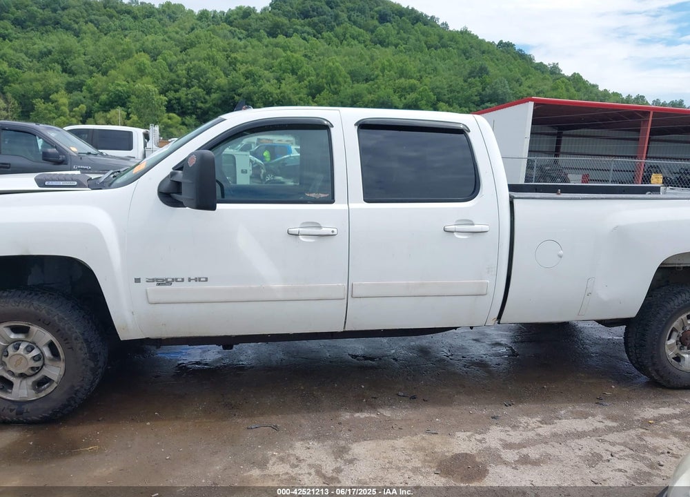 2008 CHEVROLET SILVERADO 3500HD VIN: 1GCHK33658F121307