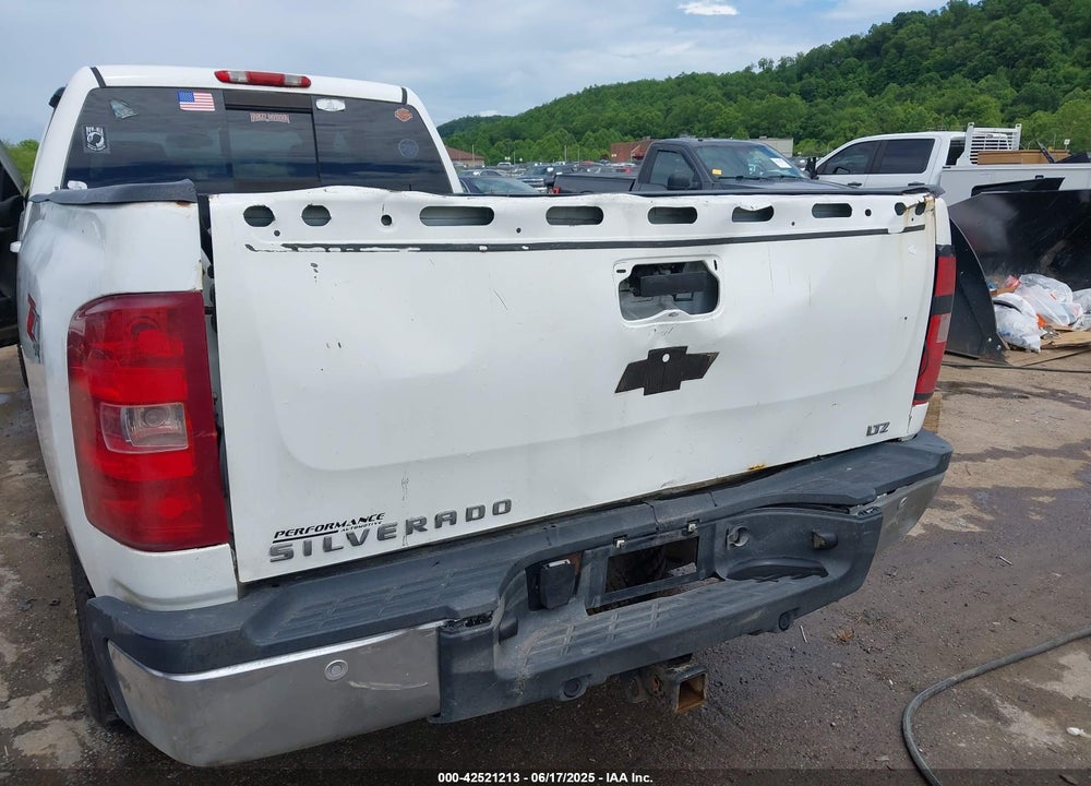 2008 CHEVROLET SILVERADO 3500HD VIN: 1GCHK33658F121307