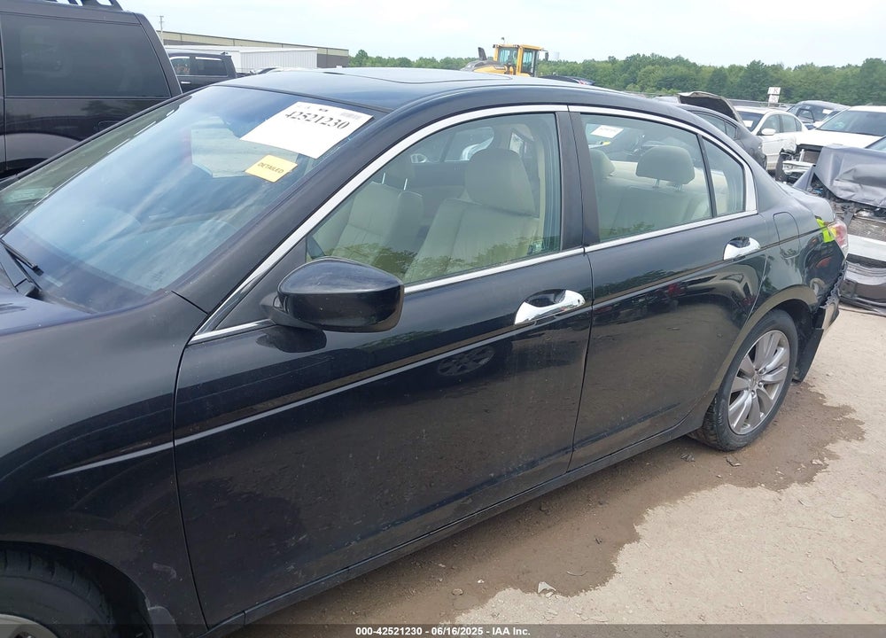 2011 HONDA ACCORD VIN: 1HGCP3F89BA019619
