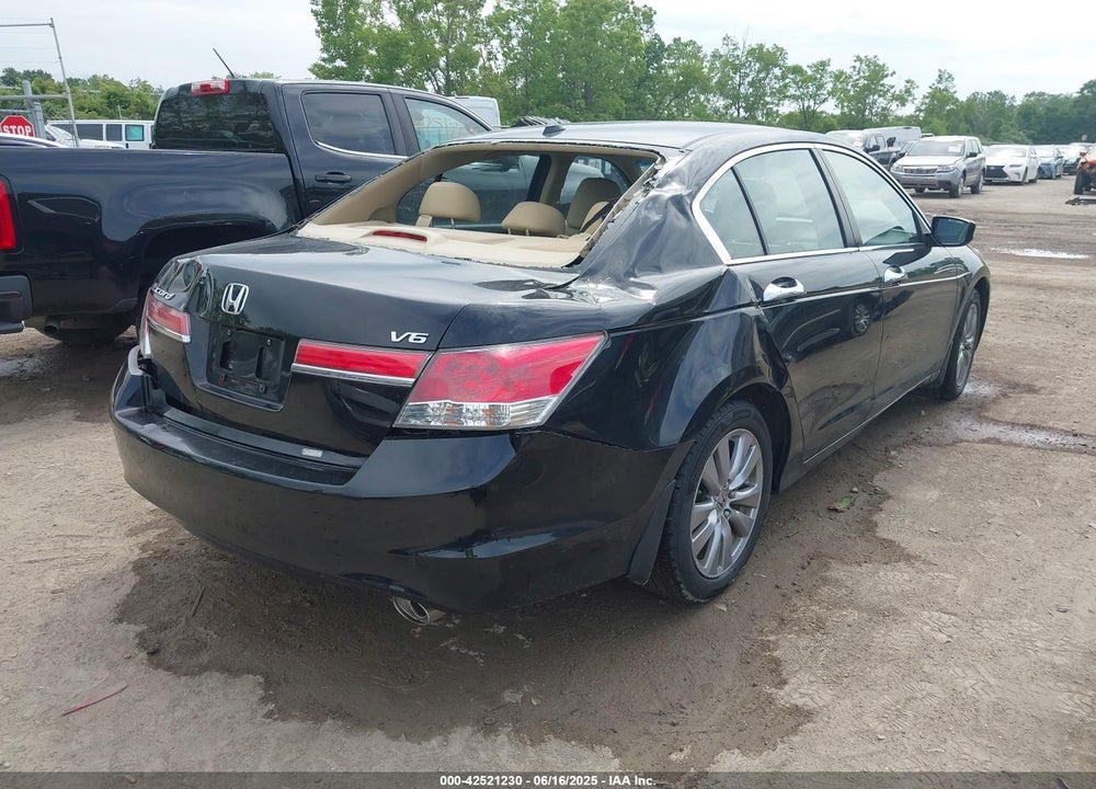 2011 HONDA ACCORD VIN: 1HGCP3F89BA019619