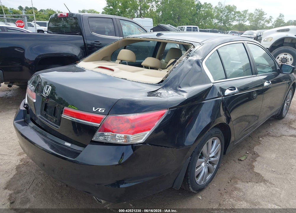 2011 HONDA ACCORD VIN: 1HGCP3F89BA019619