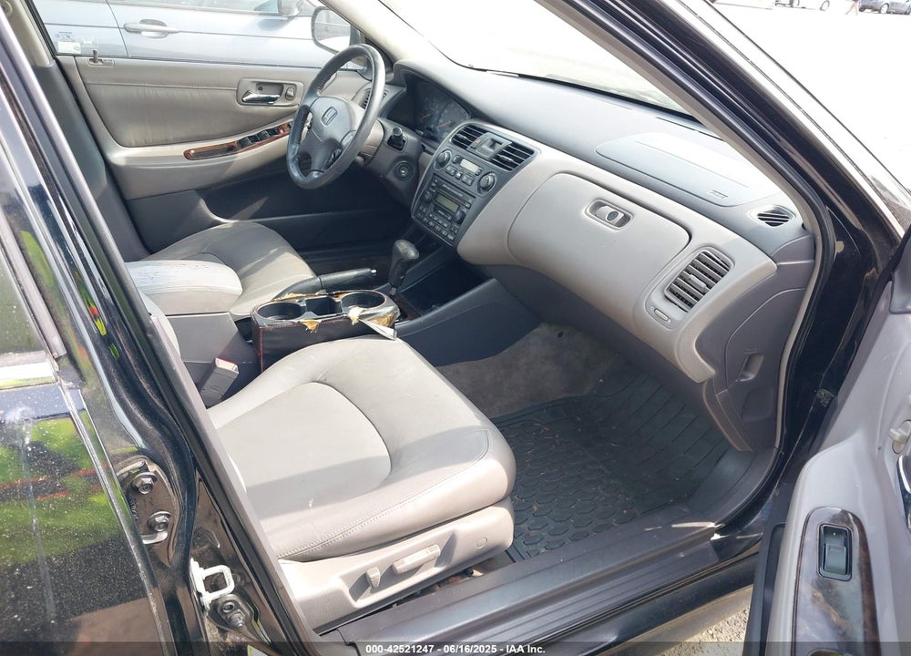 2002 HONDA ACCORD 3.0 EX VIN: 1HGCG16562A018969