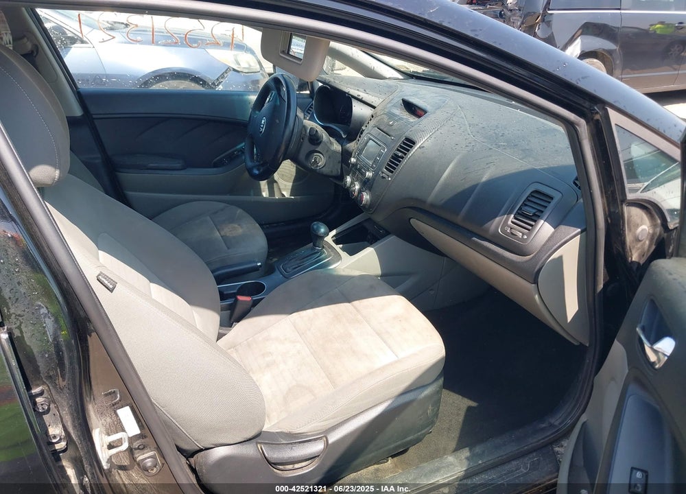 2015 KIA FORTE VIN: KNAFX4A81F5263477