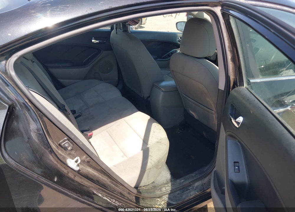 2015 KIA FORTE VIN: KNAFX4A81F5263477