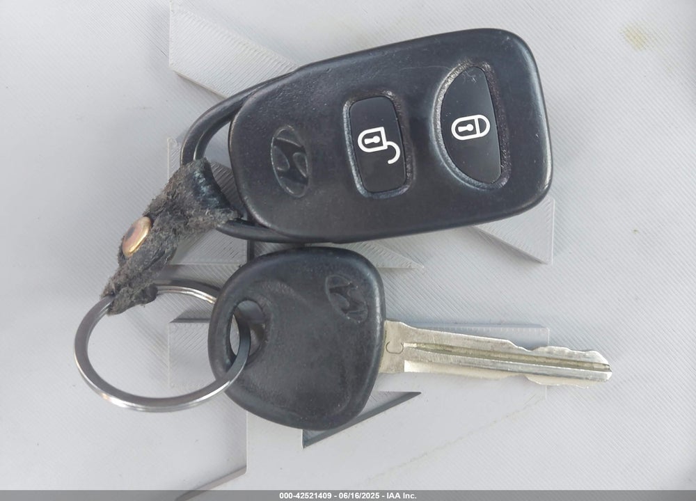 2009 HYUNDAI SANTA FE SE VIN: 5NMSH13E09H265741