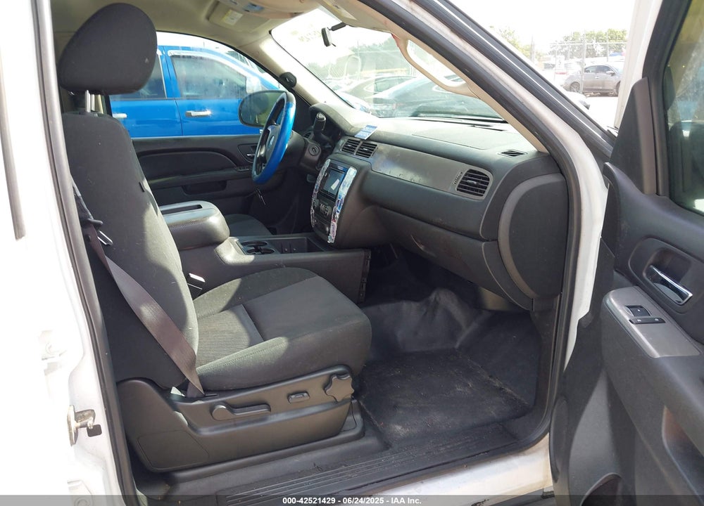2010 CHEVROLET TAHOE LS VIN: 1GNMCAE01AR262122