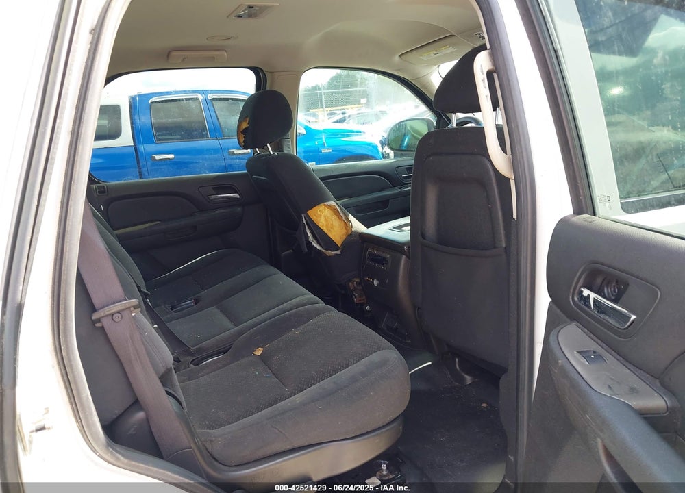 2010 CHEVROLET TAHOE LS VIN: 1GNMCAE01AR262122