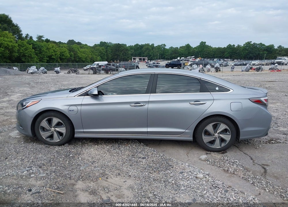 2017 HYUNDAI SONATA PLUG-IN HYBRID VIN: KMHE54L28HA049623