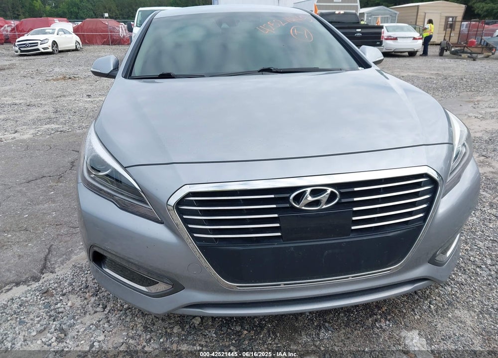 2017 HYUNDAI SONATA PLUG-IN HYBRID VIN: KMHE54L28HA049623