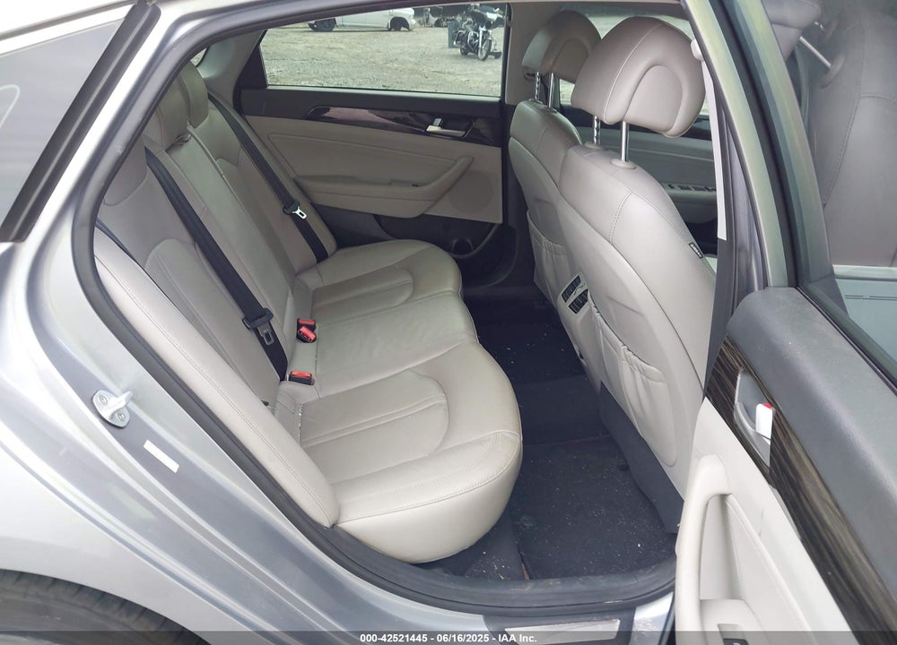 2017 HYUNDAI SONATA PLUG-IN HYBRID VIN: KMHE54L28HA049623