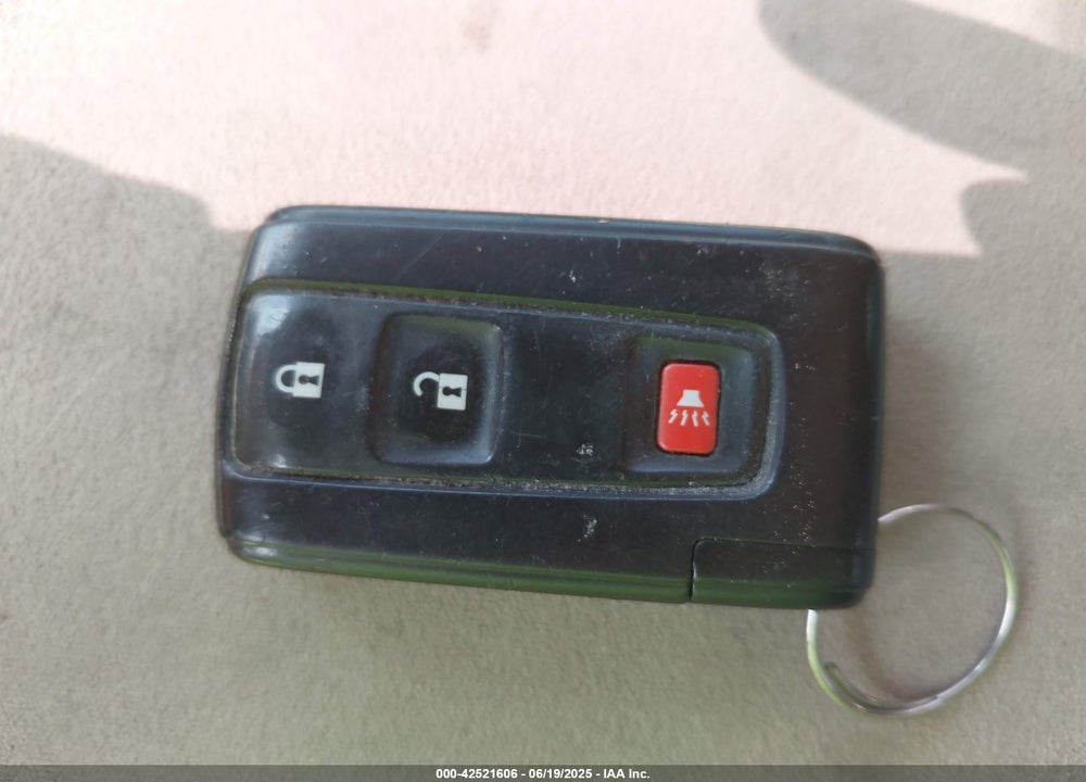 2005 TOYOTA PRIUS VIN: JTDKB22U053047999
