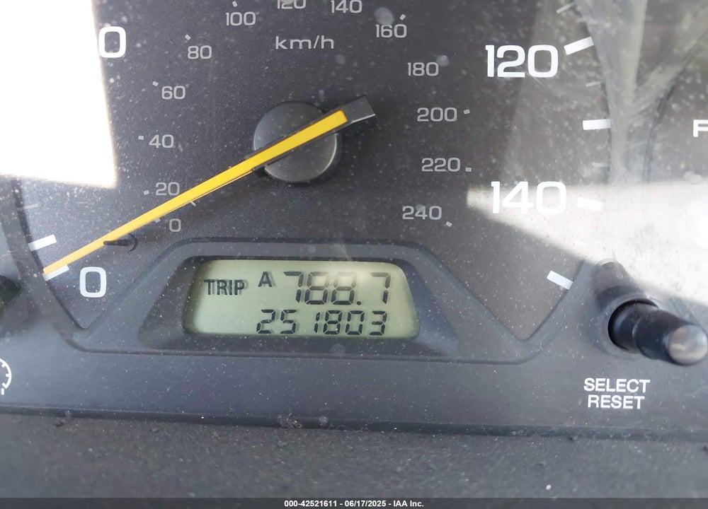 2000 HONDA ACCORD 3.0 LX VIN: 1HGCG2249YA009971