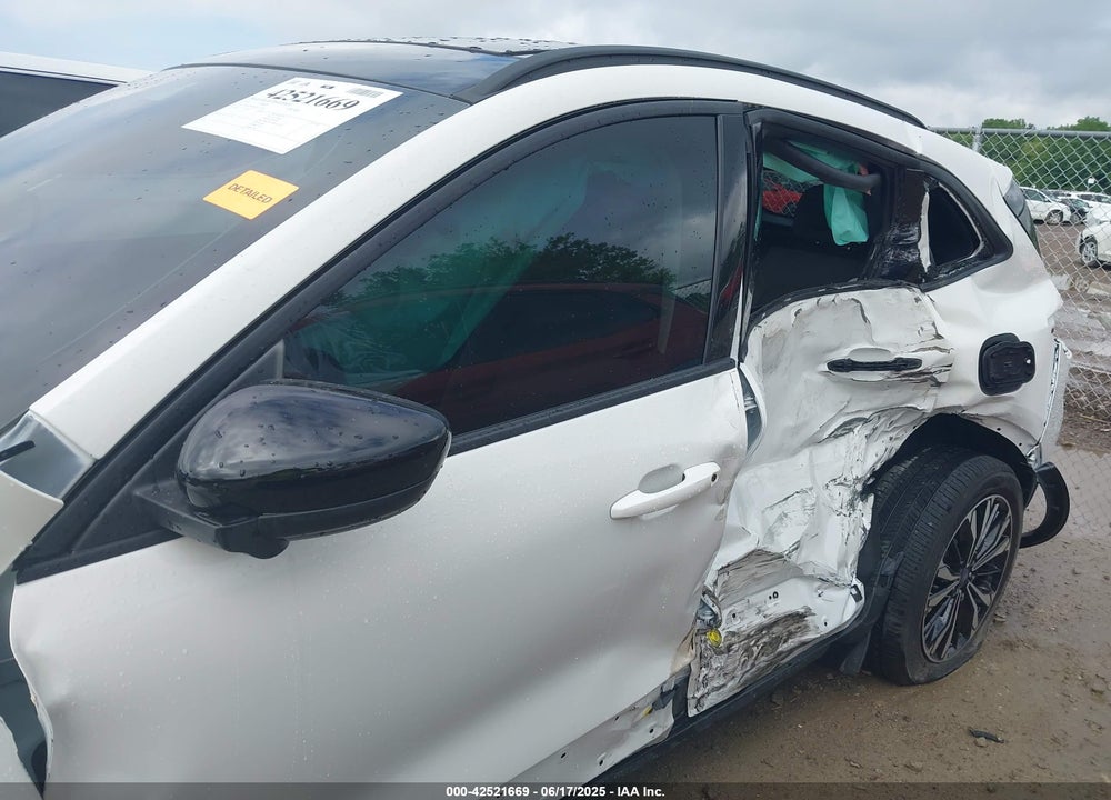 2022 FORD ESCAPE VIN: 1FMCU9G68NUC00765