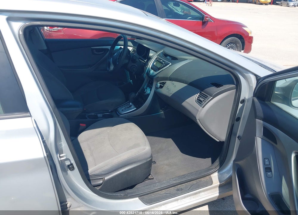 2011 HYUNDAI ELANTRA VIN: 5NPDH4AE3BH023404